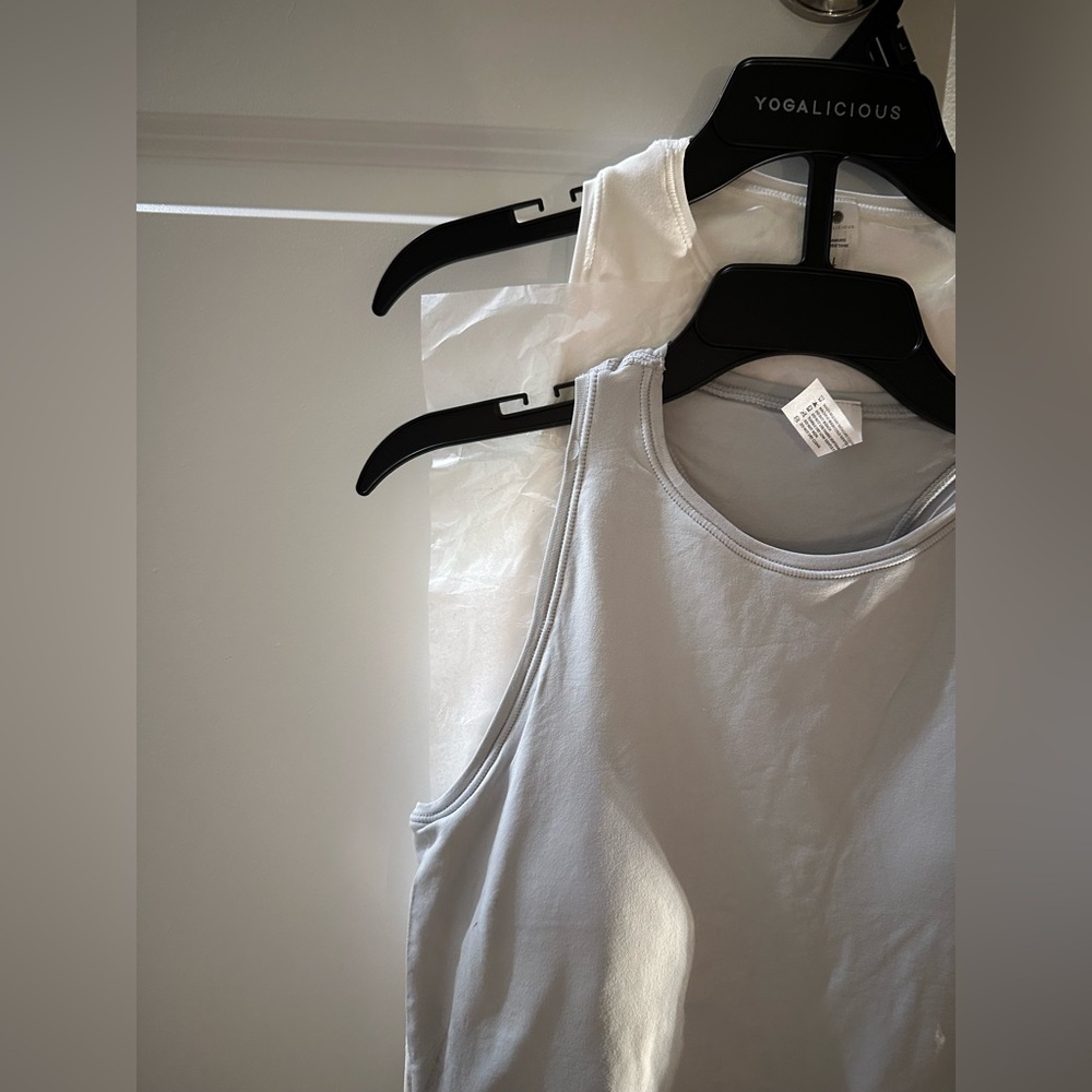 NWT Yogalicious Women's Gray and White Tank Tops (SIZE: S) - Picture 3 of 9